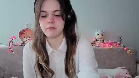 Momo online show from March 21, 2:38 am