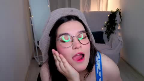 Momo online show from June 3, 10:48 pm