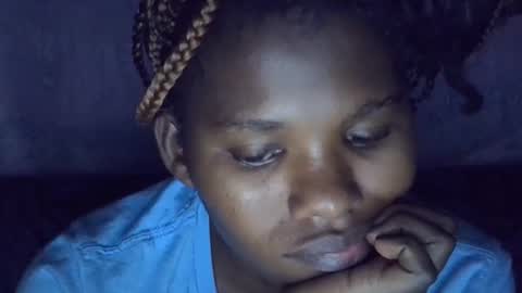 Snapshot of momsdoll chatting on January 10, 6:20 pm momsdoll online show from January 10, 6:20 pm