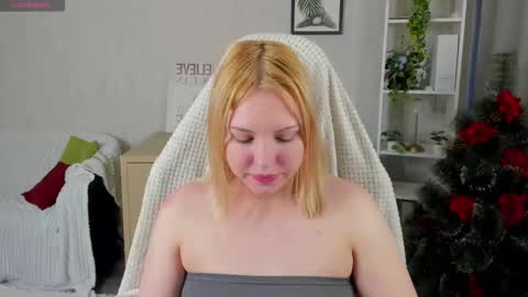 mon1ca_jones online show from December 20, 9:05 am