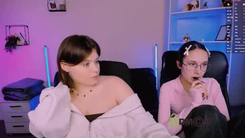 Mona  online show from November 16, 8:03 pm