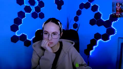 Mona  online show from February 14, 9:00 pm