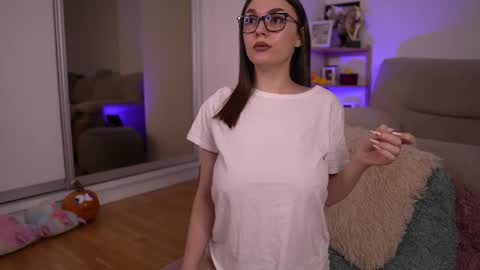 Snapshot of mona_lisss chatting on November 25, 12:38 pm Mona Lisss online show from November 25, 12:38 pm