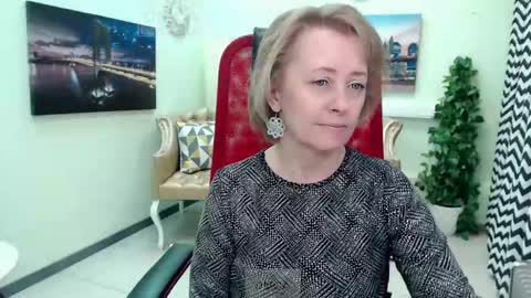 Mona online show from April 25, 1:41 pm