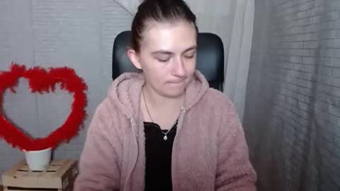 monakali online show from October 1, 6:52 am