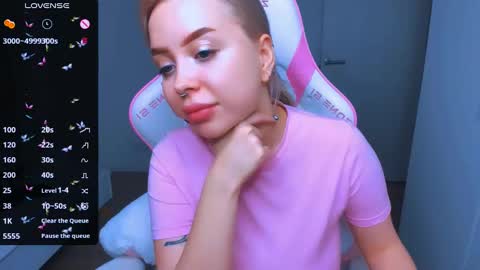 Snapshot of monalauu chatting on December 28, 7:54 pm online show from December 28, 7:54 pm