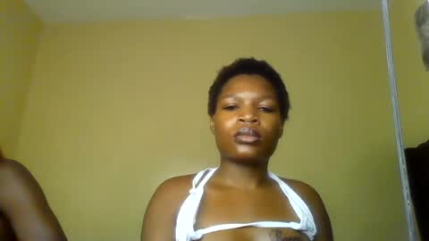 Snapshot of monchi_kiss chatting on June 13, 4:32 am MonchiTalrianmaraladasha online show from June 13, 4:32 am