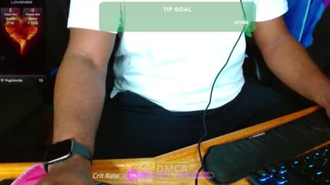 Snapshot of moneyshotxxx90 chatting on December 3, 6:37 am MoneyshotXXX online show from December 3, 6:37 am