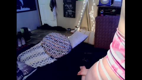 Snapshot of monica_lily chatting on January 9, 3:23 pm Monica online show from January 9, 3:23 pm