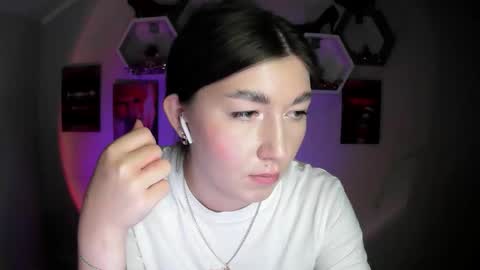 Snapshot of monica_sweets chatting on September 19, 1:45 pm sweet girl and shine body online show from September 19, 1:45 pm