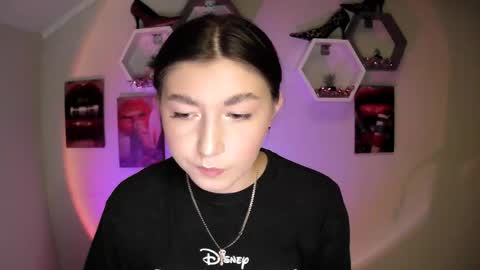 Snapshot of monica_sweets chatting on September 22, 12:07 pm sweet girl and shine body online show from September 22, 12:07 pm