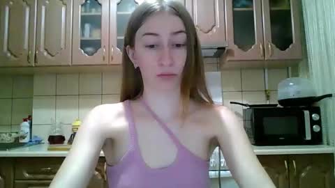 Snapshot of monica_tamayo chatting on April 28, 8:14 pm Monica online show from April 28, 8:14 pm