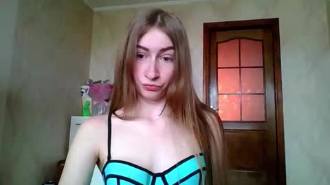 Snapshot of monica_tamayo chatting on May 27, 11:51 am Monica online show from May 27, 11:51 am