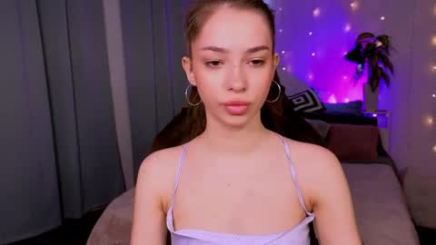 Snapshot of monica_venom chatting on July 19, 1:37 pm Hi Im Monica online show from July 19, 1:37 pm