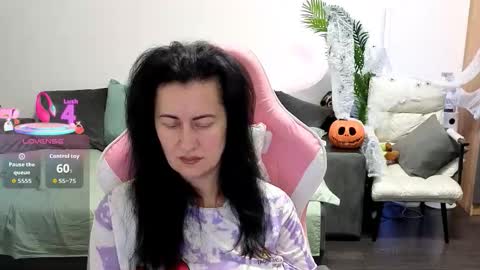 Snapshot of monica_vibe chatting on October 21, 9:43 am Monica online show from October 21, 9:43 am