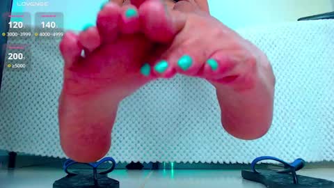 Snapshot of monica_walkert chatting on December 27, 10:05 pm monica_walkert online show from December 27, 10:05 pm