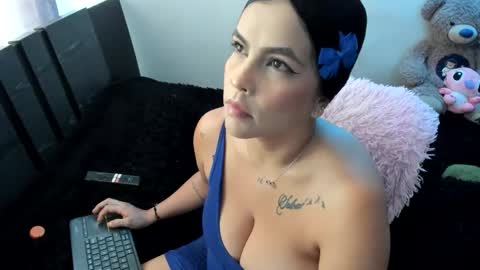 Snapshot of monicaharrison chatting on June 4, 2:34 pm monicaharrison online show from June 4, 2:34 pm