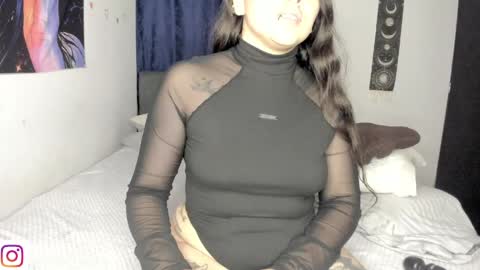 Snapshot of monicawalker2 chatting on May 13, 3:04 am monicawalker2 online show from May 13, 3:04 am