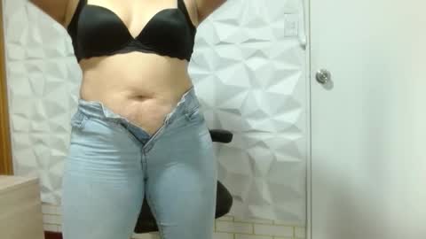 monickhot303av online show from December 16, 8:14 pm