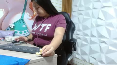 monickhotpri online show from May 23, 5:45 am