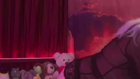 Snapshot of monicutex chatting on December 7, 2:53 am Monika    online show from December 7, 2:53 am