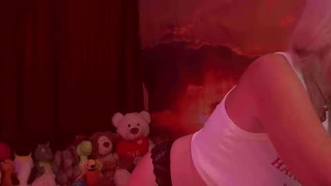 Snapshot of monicutex chatting on October 16, 12:44 am Monika    online show from October 16, 12:44 am