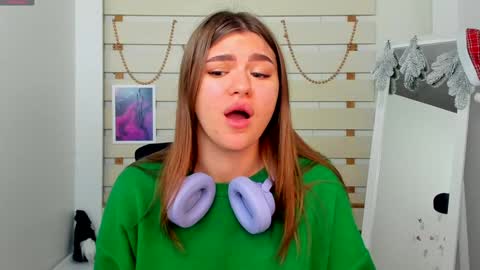 Monika online show from December 20, 1:54 pm