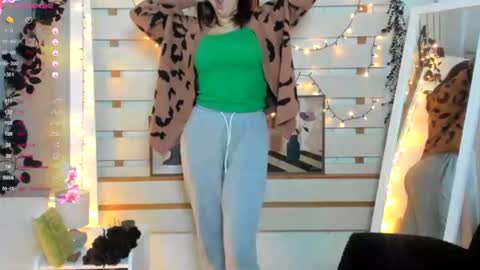 Monika online show from December 19, 1:29 pm