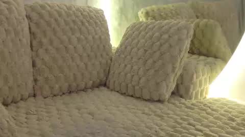 Snapshot of monique_a chatting on June 27, 12:22 pm Ask me online show from June 27, 12:22 pm