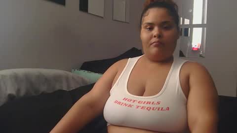 Moniquelalatina online show from April 24, 6:43 pm