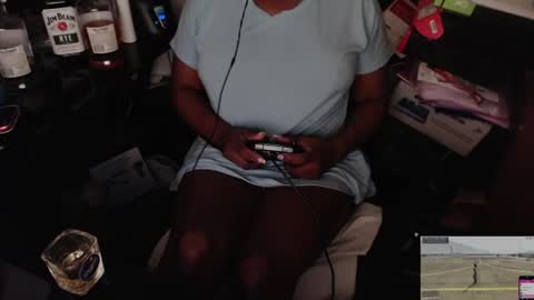 Snapshot of moniquemiles chatting on June 20, 7:44 am Monique Miles online show from June 20, 7:44 am