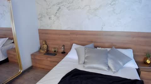 Monique  online show from January 10, 7:54 pm