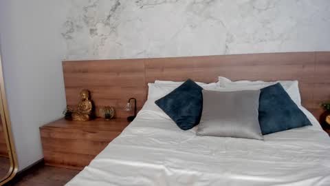 Monique  online show from January 29, 7:11 pm