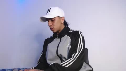 Snapshot of monkey_uchiha77 chatting on January 13, 1:38 pm simon dice online show from January 13, 1:38 pm