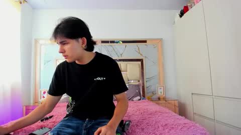 monky_0002 online show from March 24, 4:34 pm