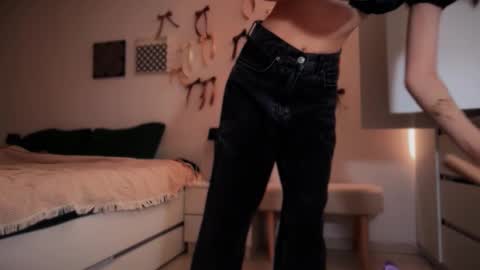 Mary online show from December 20, 9:49 am