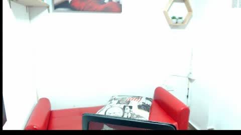 Snapshot of monserrat_diva chatting on May 25, 6:36 pm monserrat_diva online show from May 25, 6:36 pm