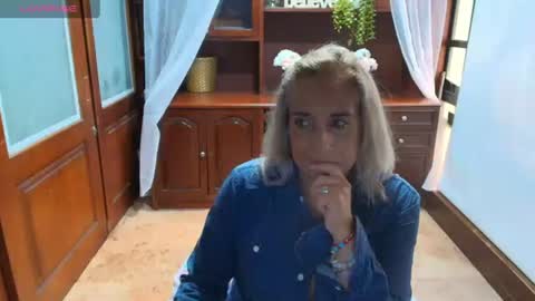 Snapshot of monserratgray chatting on July 4, 1:06 pm MONSERRAT online show from July 4, 1:06 pm