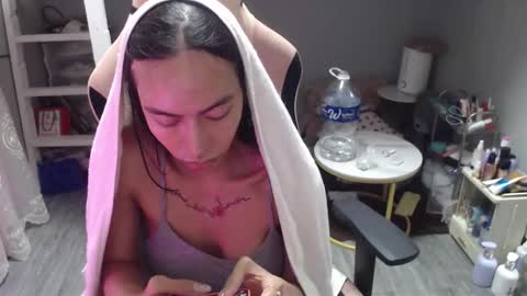 Snapshot of monstercockselfsuck chatting on December 22, 10:45 am ELYSE A SIMPLE GIRL online show from December 22, 10:45 am