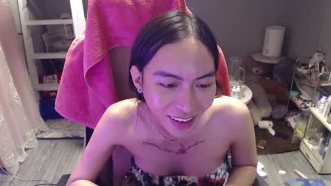 Snapshot of monstercockselfsuck chatting on January 7, 12:40 pm ELYSE A SIMPLE GIRL online show from January 7, 12:40 pm