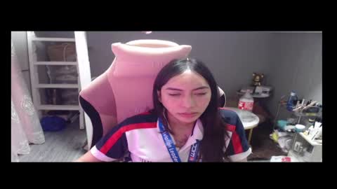 Snapshot of monstercockselfsuck chatting on February 7, 11:25 am ELYSE A SIMPLE GIRL online show from February 7, 11:25 am