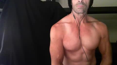 Snapshot of monsterdildos chatting on January 15, 1:02 am monsterdildos online show from January 15, 1:02 am