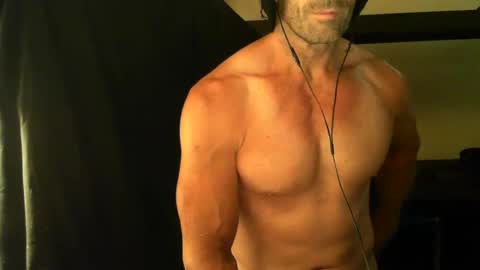 Snapshot of monsterdildos chatting on January 17, 2:08 am monsterdildos online show from January 17, 2:08 am