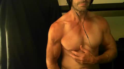 Snapshot of monsterdildos chatting on January 17, 8:02 am monsterdildos online show from January 17, 8:02 am