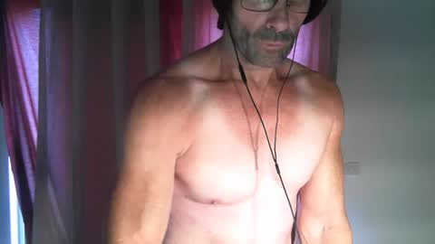 Snapshot of monsterdildos chatting on June 11, 4:32 am monsterdildos online show from June 11, 4:32 am