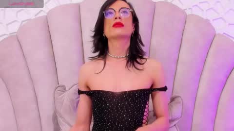 Snapshot of monsterhole91 chatting on December 17, 7:59 pm Linda Darling online show from December 17, 7:59 pm