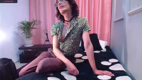 Linda Darling online show from December 22, 12:51 am