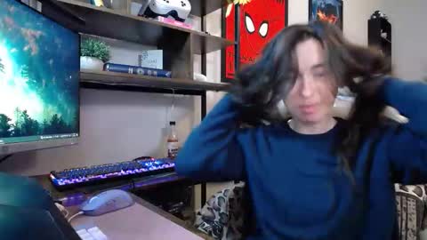 Lydia Mooney online show from December 4, 1:15 am
