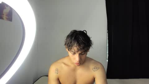 montes_juan online show from September 12, 7:03 pm