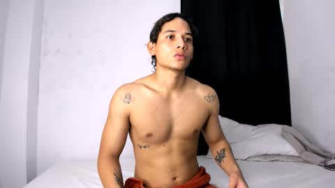 montes_juan online show from September 15, 7:14 pm